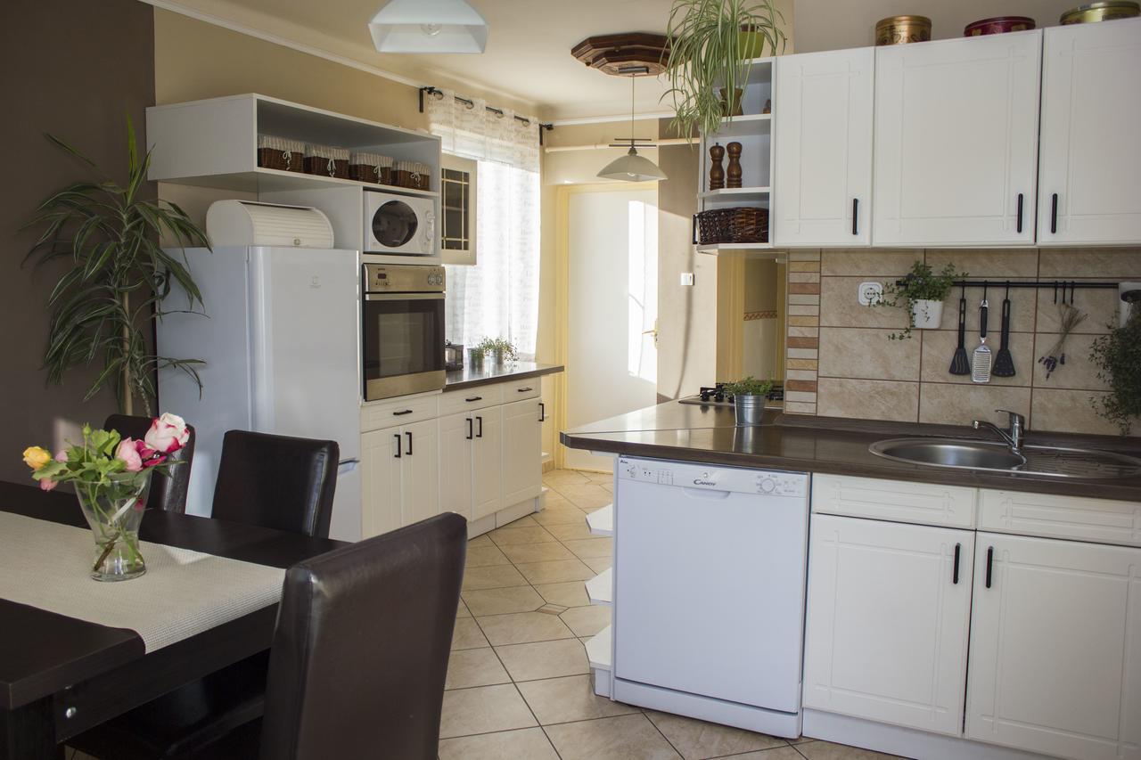 גיינסדיאס Gabi Apartman מראה חיצוני תמונה